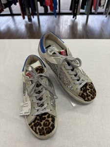 SNEAKER
